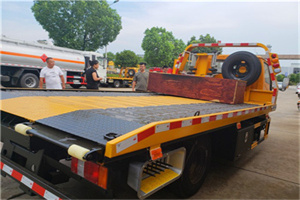 延吉新村附近拖车电话号码服务