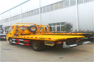 延吉新村附近拖车救援搭电