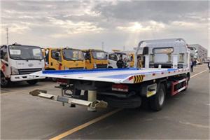 延吉新村汽车救援补胎